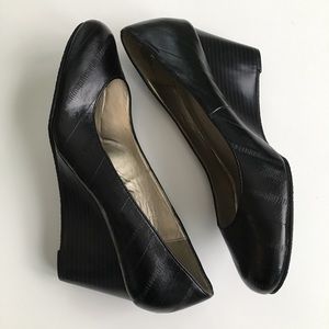 Liz Claiborne Black Wedge Heel Wanda